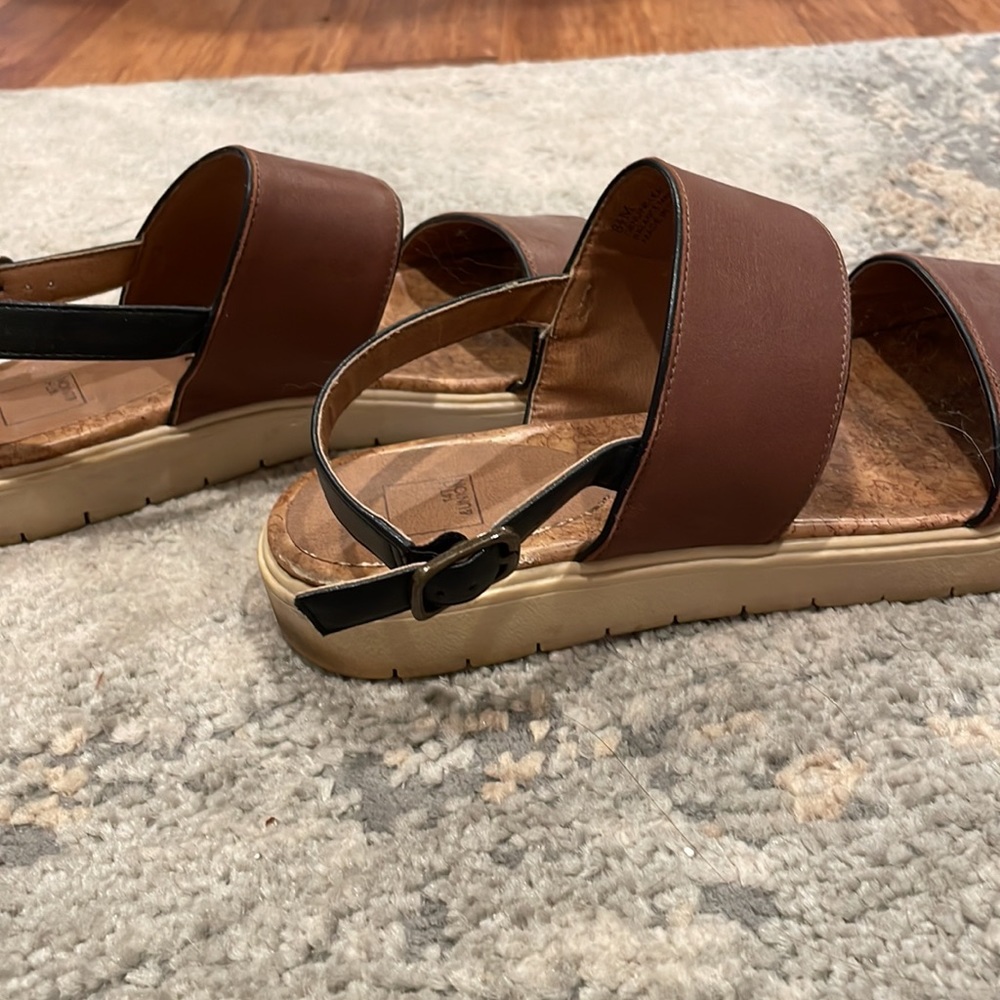 Sandals - Picture 4 of 5